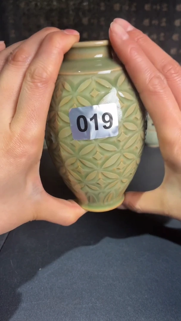 耀州窑仰山钱纹梅瓶019