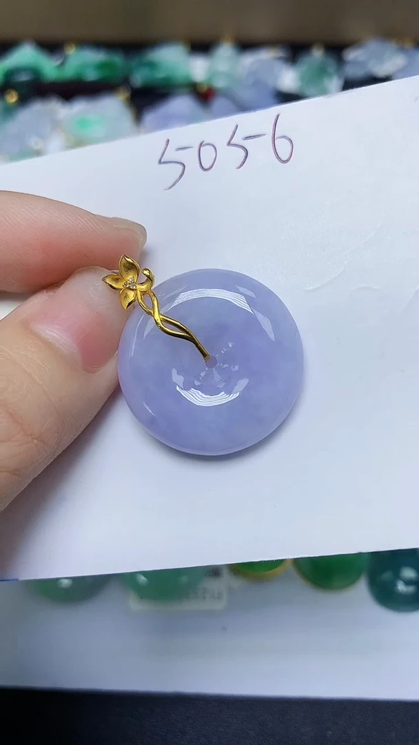 翡翠18K金镶嵌颈饰天然缅甸翡翠A货