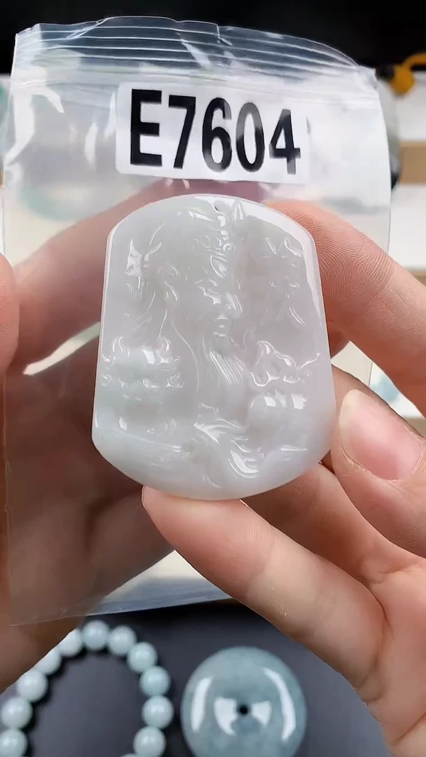 颈饰未镶嵌翡翠天然翡翠吊坠挂件