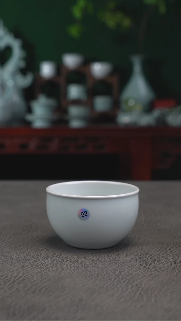 92号月白缸杯无纹有瑕体验价简包~帆