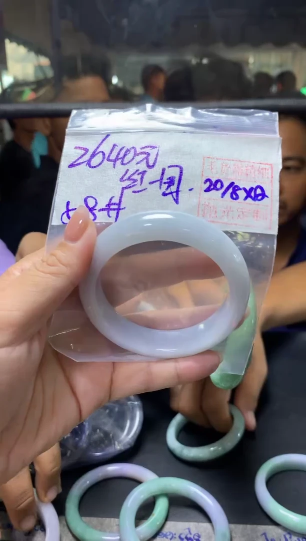 定制翡翠未镶嵌红***国+手镯58#2640元毛货需抛光