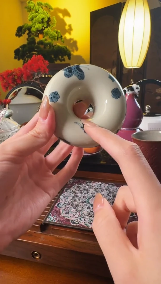 蝴蝶甜甜圈盖置