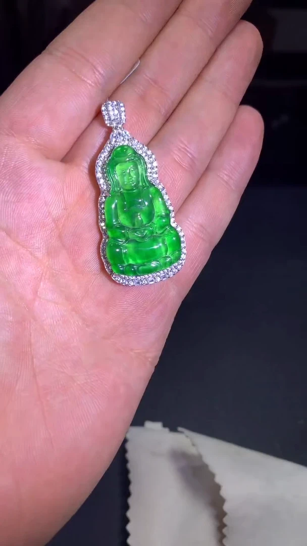 【闪购商品】翡翠吊坠(赠链)未镶嵌1035032794/多样性发一