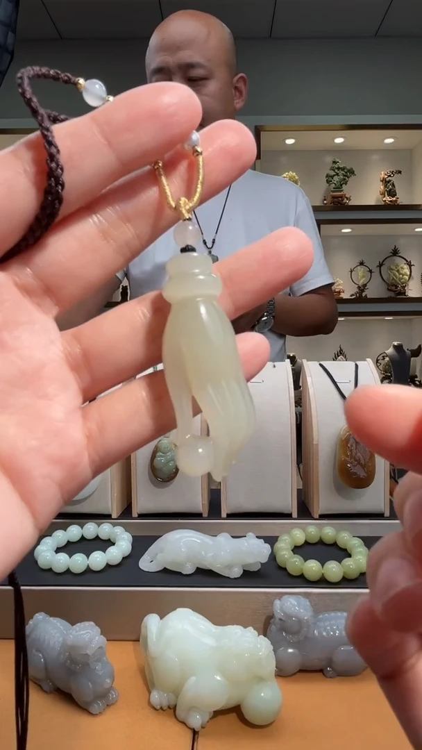 颈饰未镶嵌和田玉苏