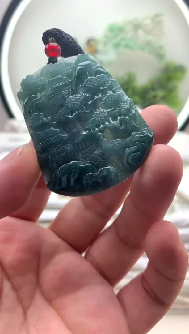 颈饰未镶嵌翡翠山水牌