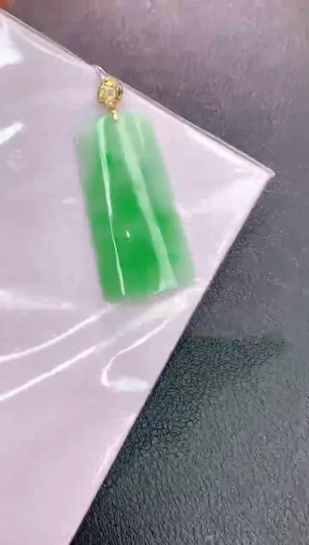 颈饰18K金镶嵌翡翠赠礼盒证书 珍珍