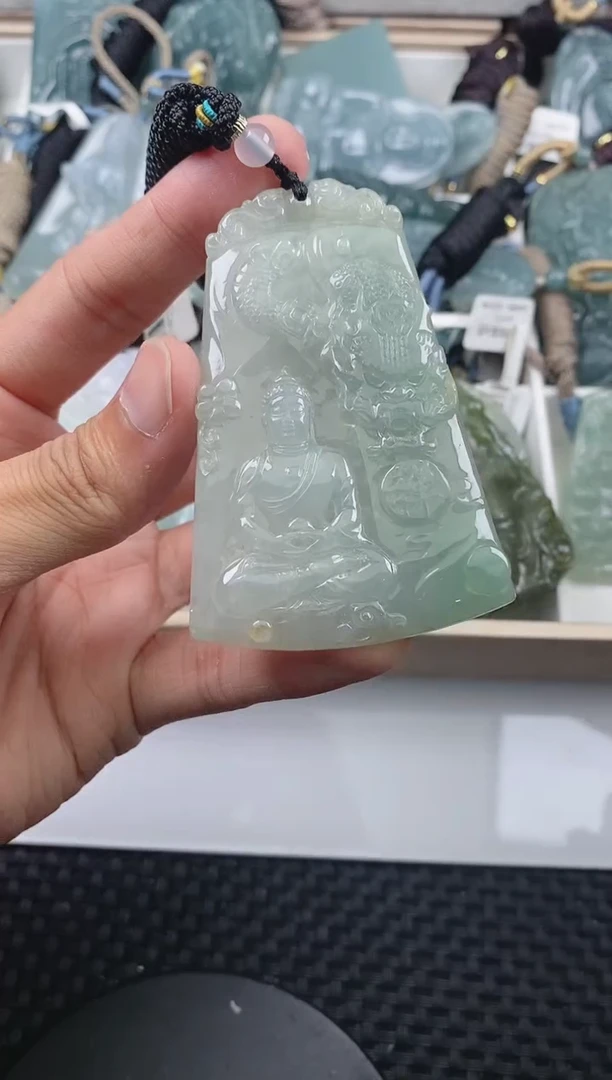 翡翠未镶嵌颈饰