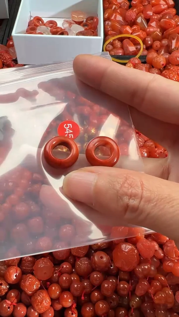 【闪购商品】南红玛瑙颈饰未镶嵌1