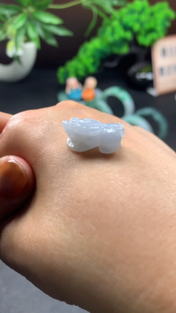 颈饰未镶嵌翡翠貔貅