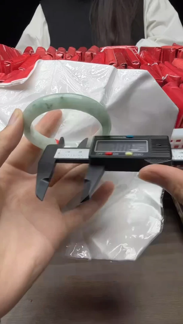 未镶嵌手镯翡翠A18