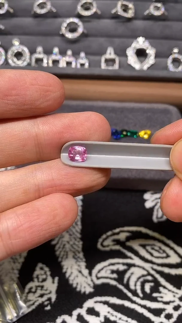 裸石蓝宝石1.2ct粉色蓝宝石
