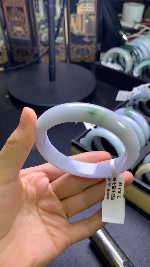 翡翠手镯未镶嵌紫底飘绿花缅甸天然A货翡翠手镯