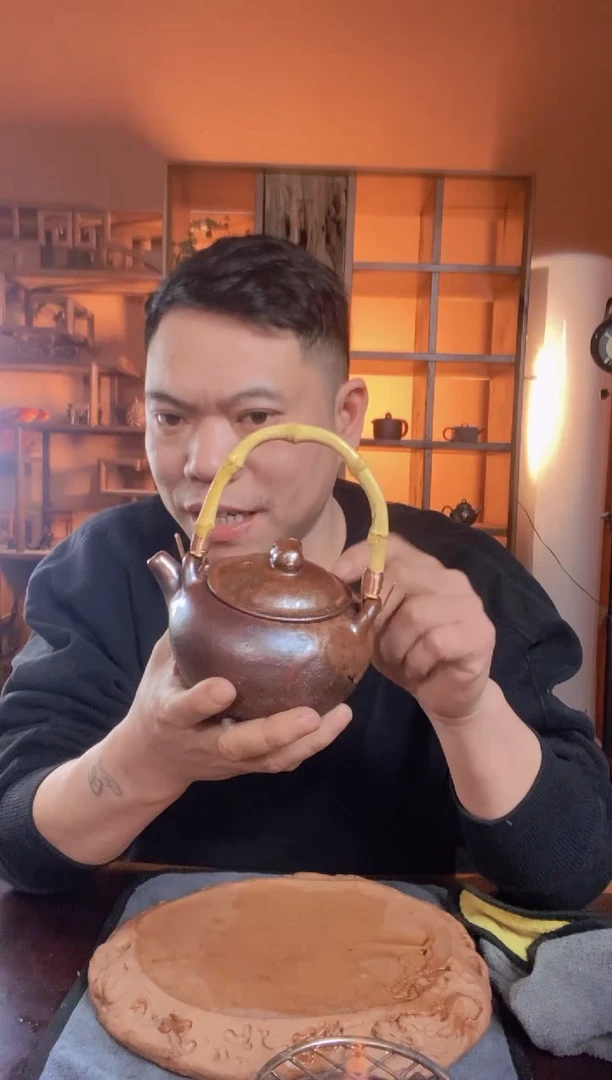 【闪购商品】紫砂全手工白菜提梁壶三百五