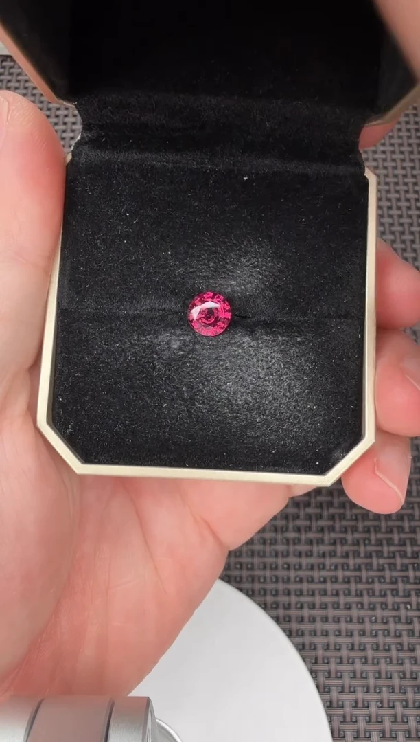 【闪购商品】石榴石圆未镶嵌1ct-B012195