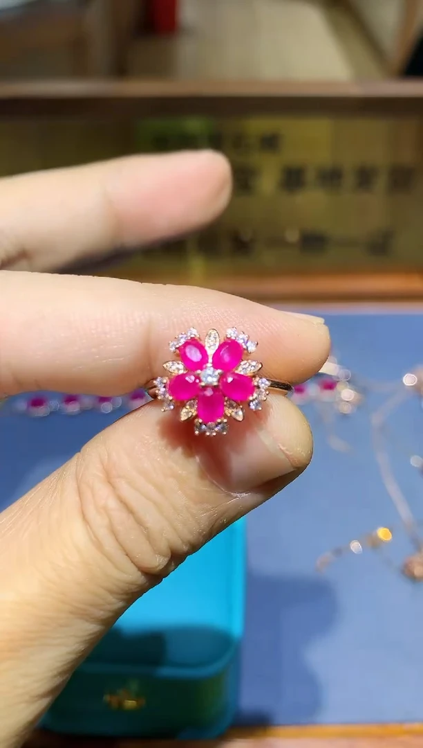 【闪购商品】红宝石戒指银S925镶嵌........