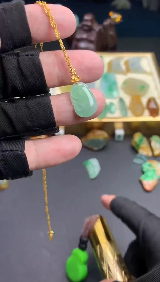 颈饰未镶嵌翡翠天然翡翠如意