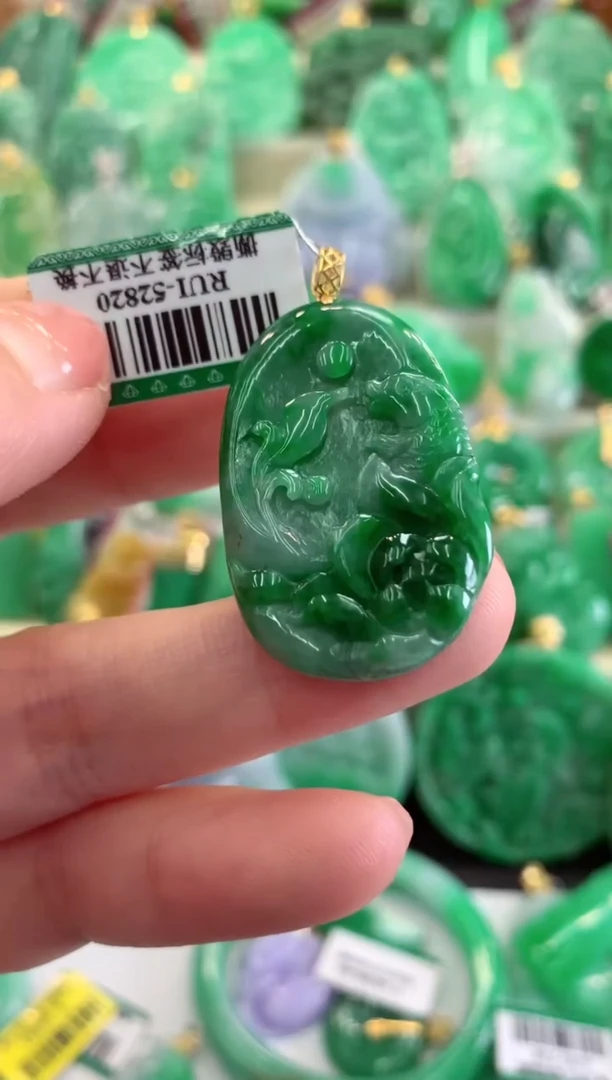 【闪购商品】翡翠吊坠(不含链)18K金镶嵌挂件