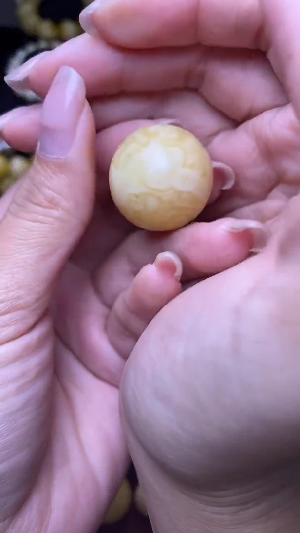 未镶嵌琥珀裸石葵. 99