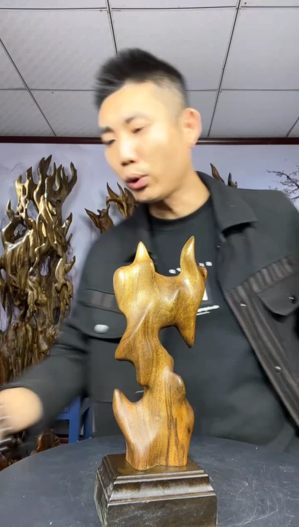 金丝楠木雕款阿*金丝楠木工艺品摆件