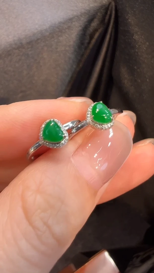 18K金镶嵌翡翠耳饰L6耳包