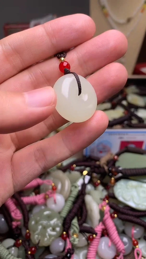 玉新疆料青海料清水平安扣吊坠