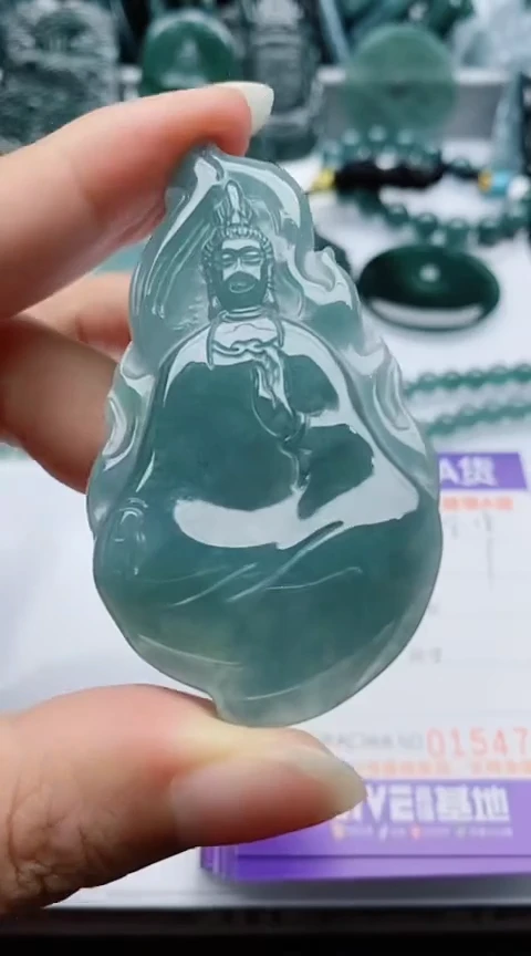 翡翠未镶嵌颈饰