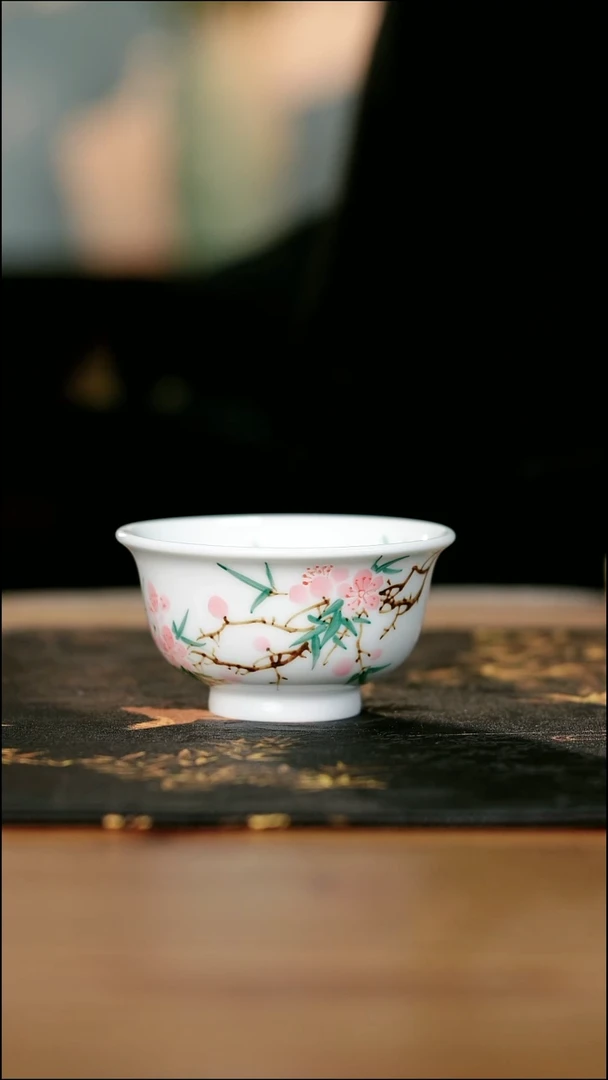 18-1手工手绘枝上桃花压手杯