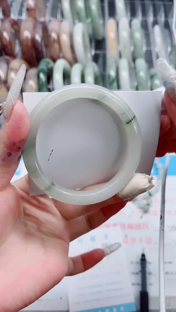 【闪购商品】石英质玉手镯未镶嵌A282-59