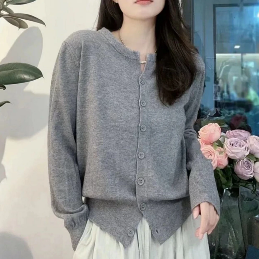 圆领长袖针织开衫-A070