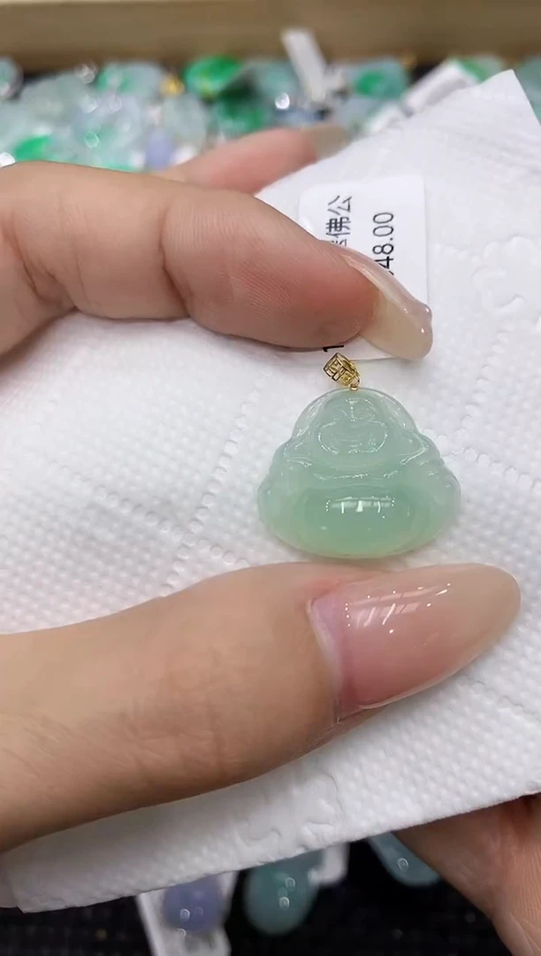 翡翠18K金镶嵌颈饰111111111111