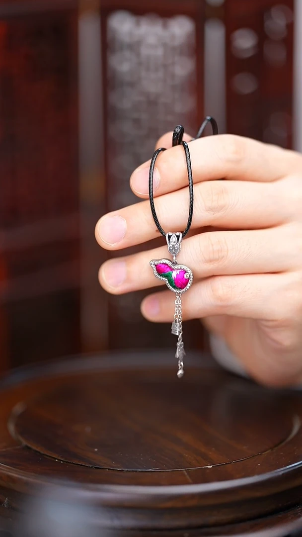 【闪购商品】刺绣黔东南苗族刺绣A495