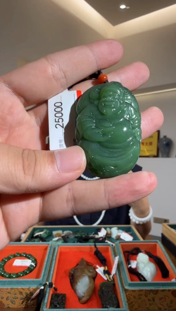 和田玉未镶嵌颈饰1