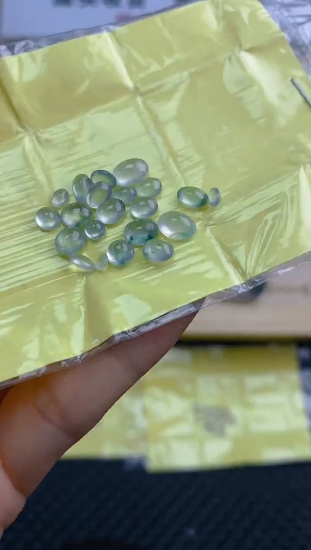 定制翡翠未镶嵌天然翡翠蛋面88