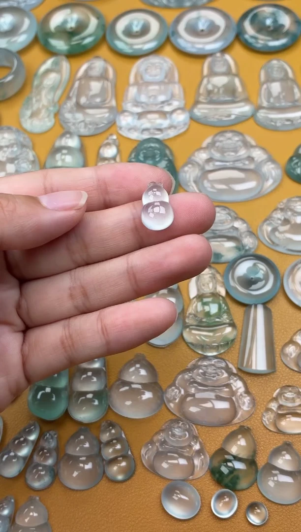 翡翠未镶嵌吊坠(不含链)葫芦 15.7 9.7 5.2