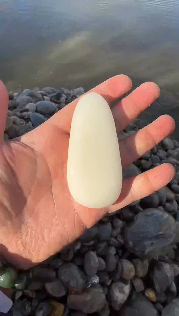 颈饰未镶嵌和田玉（糖玉）1