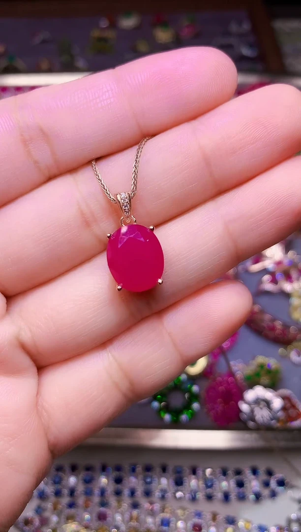 颈饰银S925镶嵌红宝石....