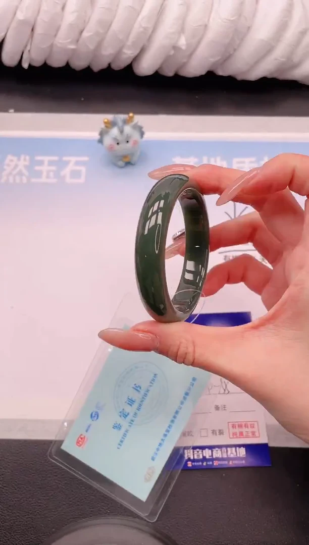 未镶嵌手镯和田玉18V05-54