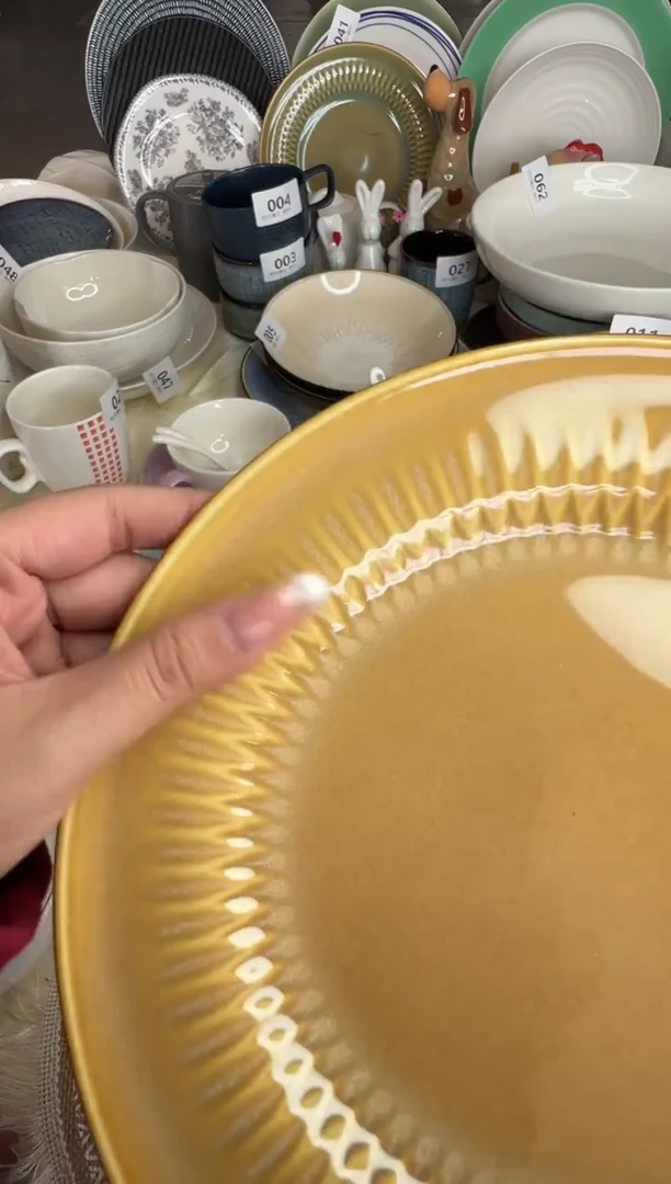 新骨瓷066瑕疵素彩黄9寸雏菊平盘