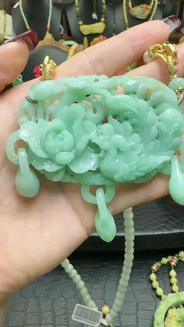 【闪购商品】翡翠颈饰未镶嵌凤穿牡丹