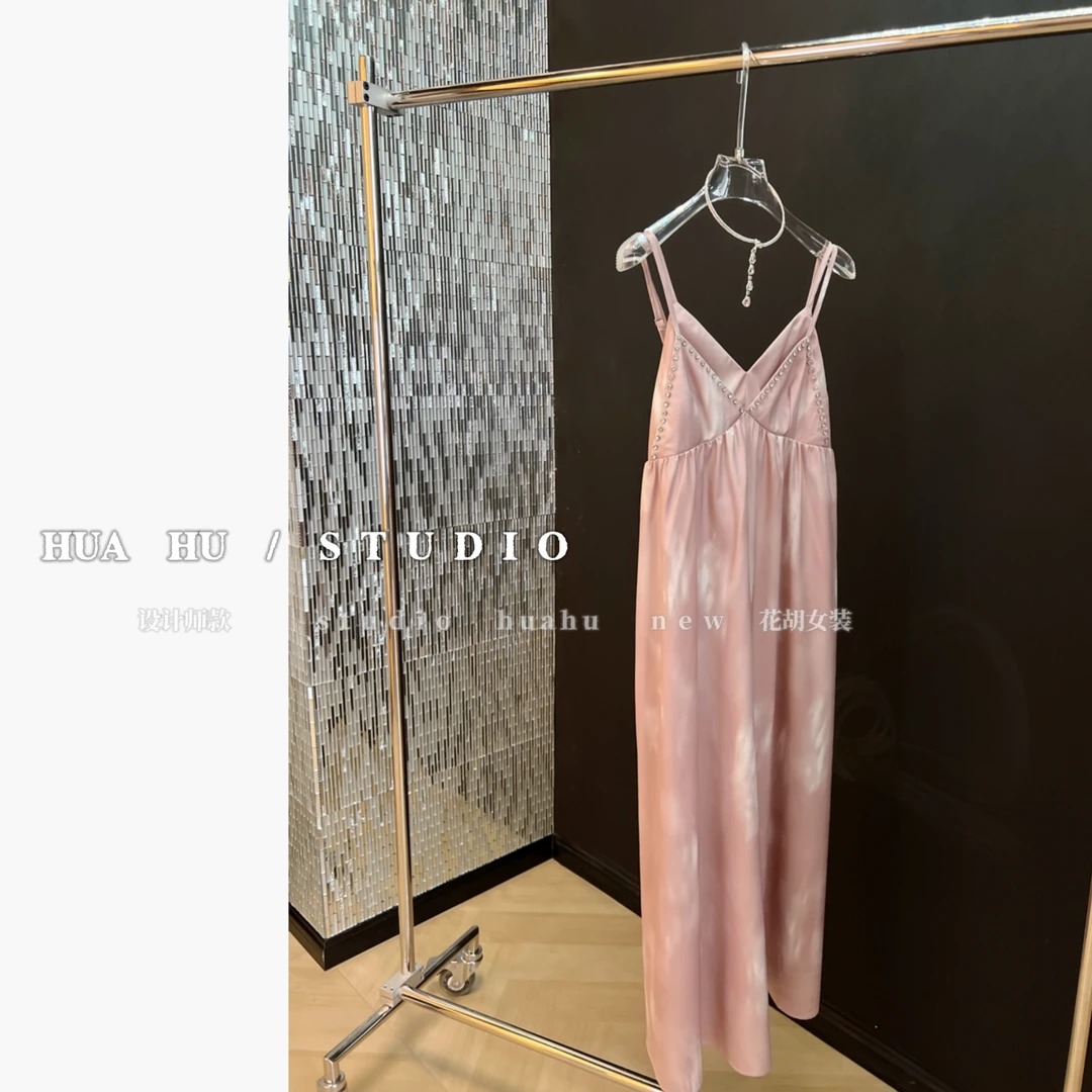 【美貌野心家】 重工闪钻 v领吊带连衣裙 宽松高腰显瘦长裙