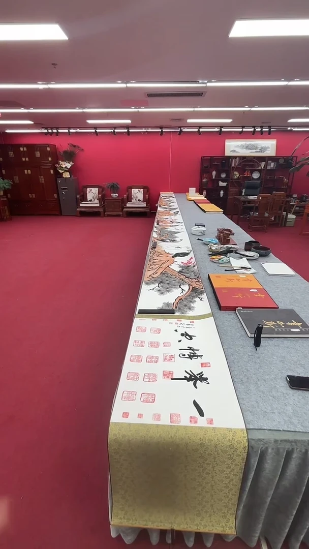 国画一举博空十米