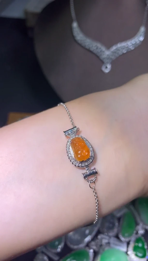 吊坠(不含链)18K金镶嵌翡翠手链