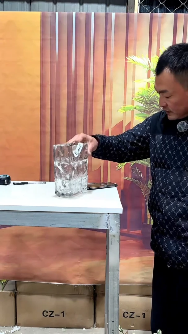 【闪购商品】玻璃555透明色方形卢梭20高