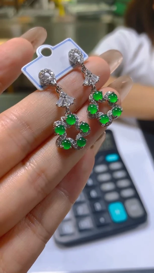 未镶嵌翡翠耳饰多样性发一
