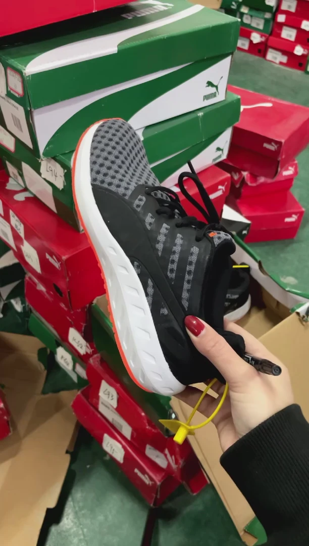 彪马时尚休闲运动鞋36M  A42