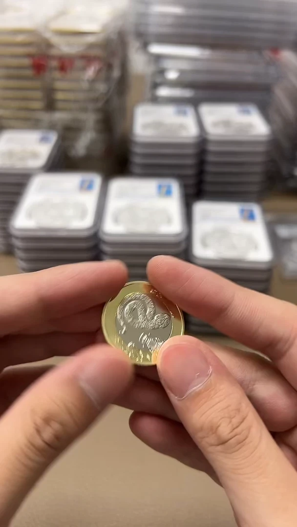 2025年蛇币单枚  裸