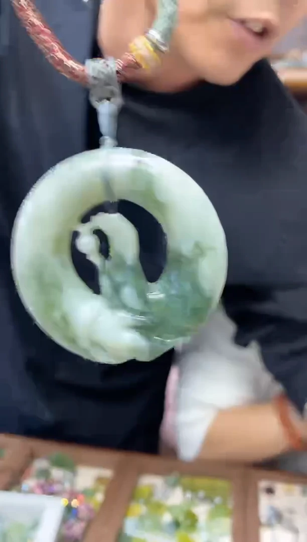 未镶嵌岫玉吊坠·