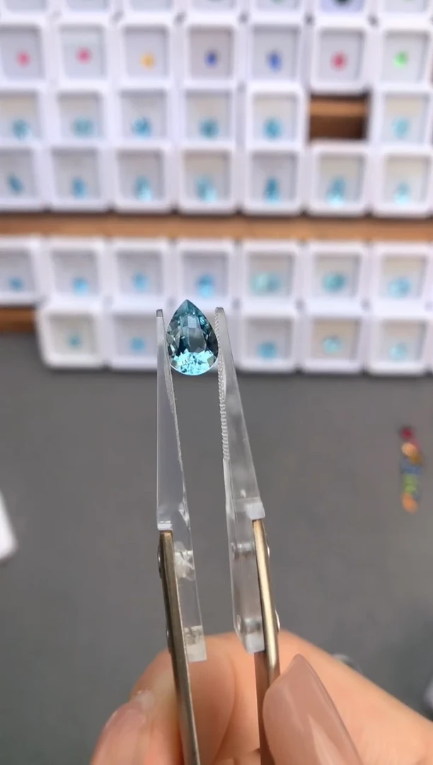 未镶嵌裸石定制海蓝宝石1.12ct 圣玛 02055