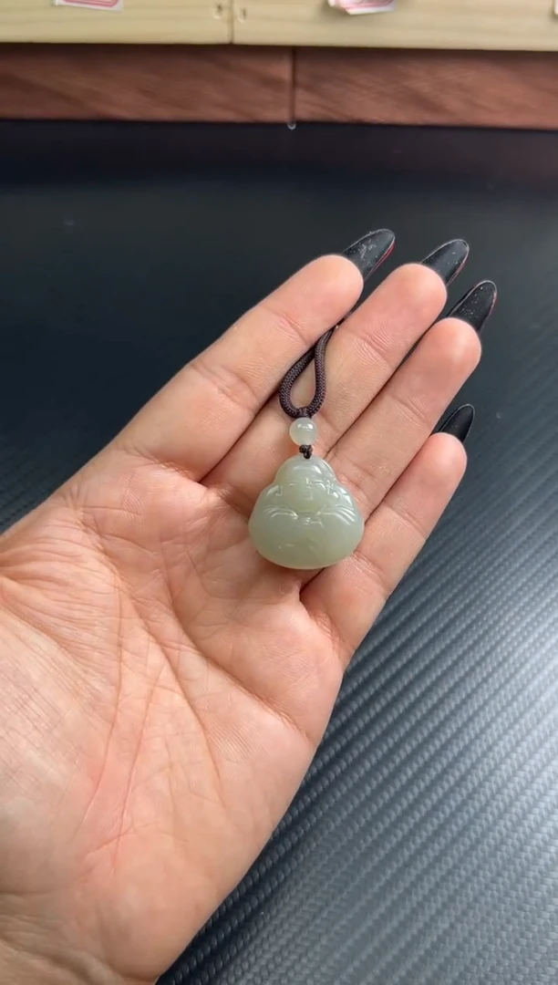 吊坠(赠链)未镶嵌和田玉且末近矿微色差