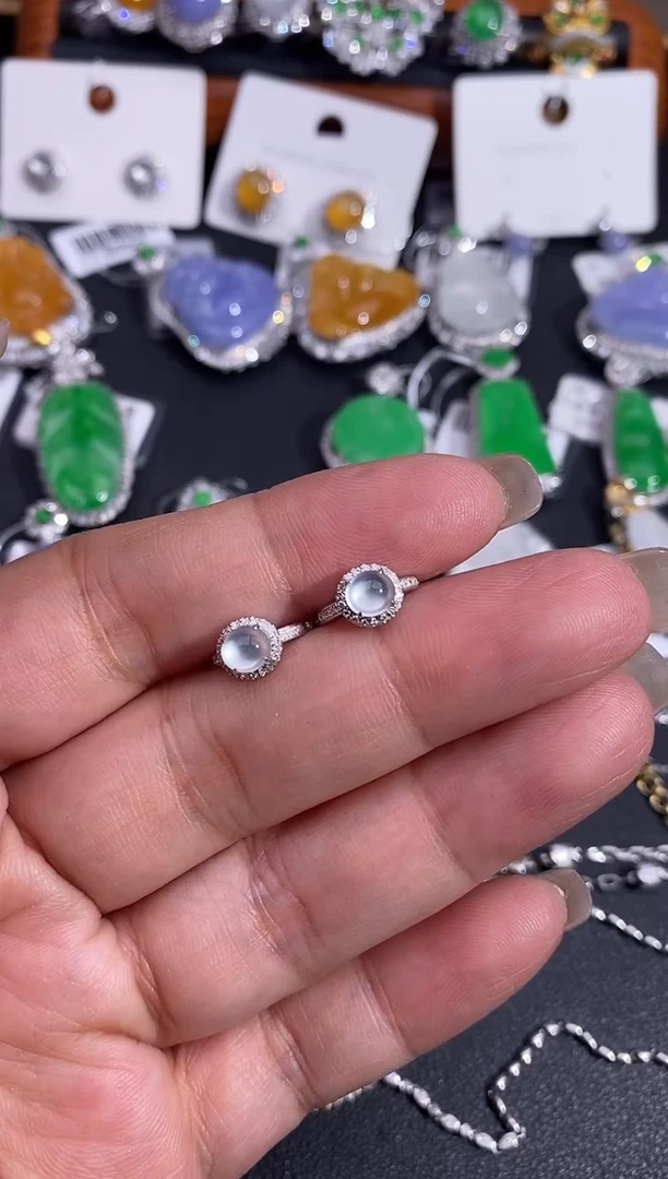 【闪购商品】翡翠耳饰18K金镶嵌耳饰